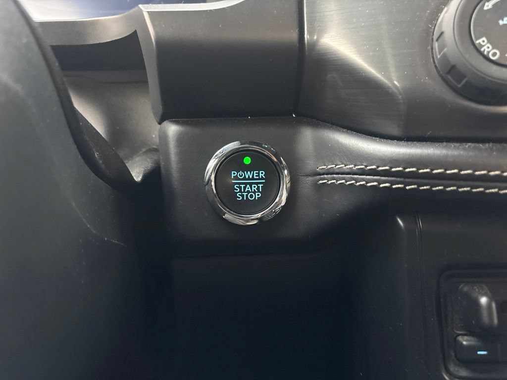 Used 2023 Ford F150 Lightning Lariat AWD/4WD image 25