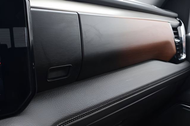 Used 2024 GMC Sierra 2500 Denali w/ Technology Package AWD/4WD image 28