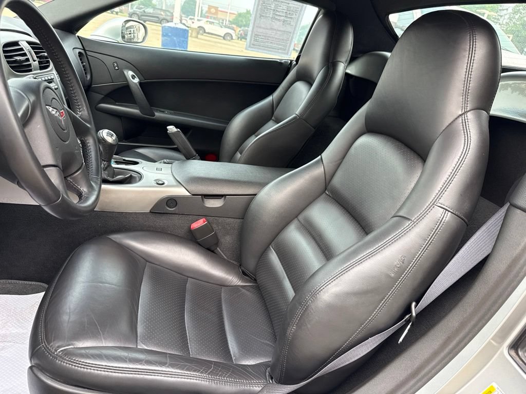 Used 2005 Chevrolet Corvette Convertible w/ Preferred Equipment Group RWD image 8