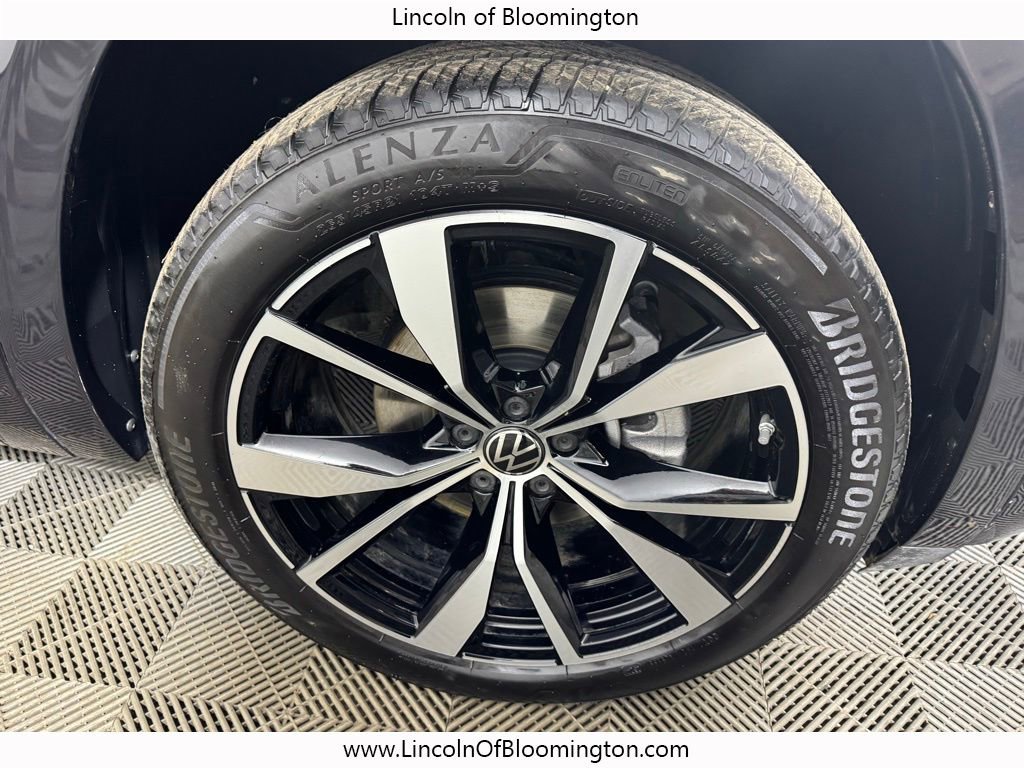 Used 2025 Volkswagen Atlas Cross Sport SEL Premium R-Line image 15