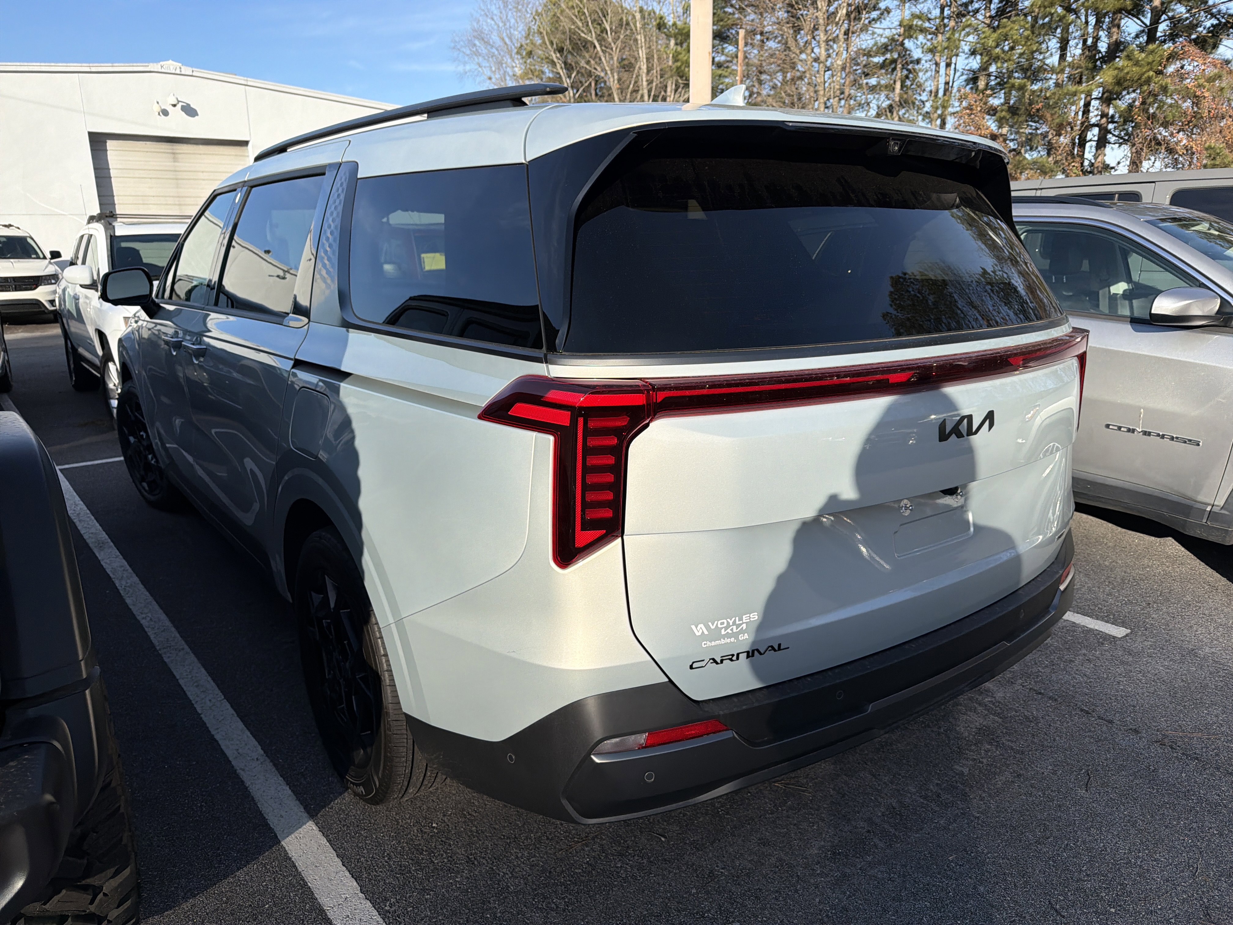 Used 2025 Kia Carnival SX Prestige image 4