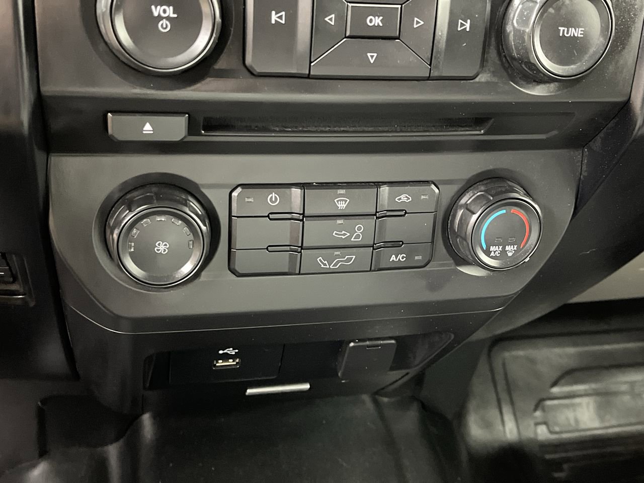 Used 2017 Ford F150 XL w/ Equipment Group 101A Mid AWD/4WD image 17