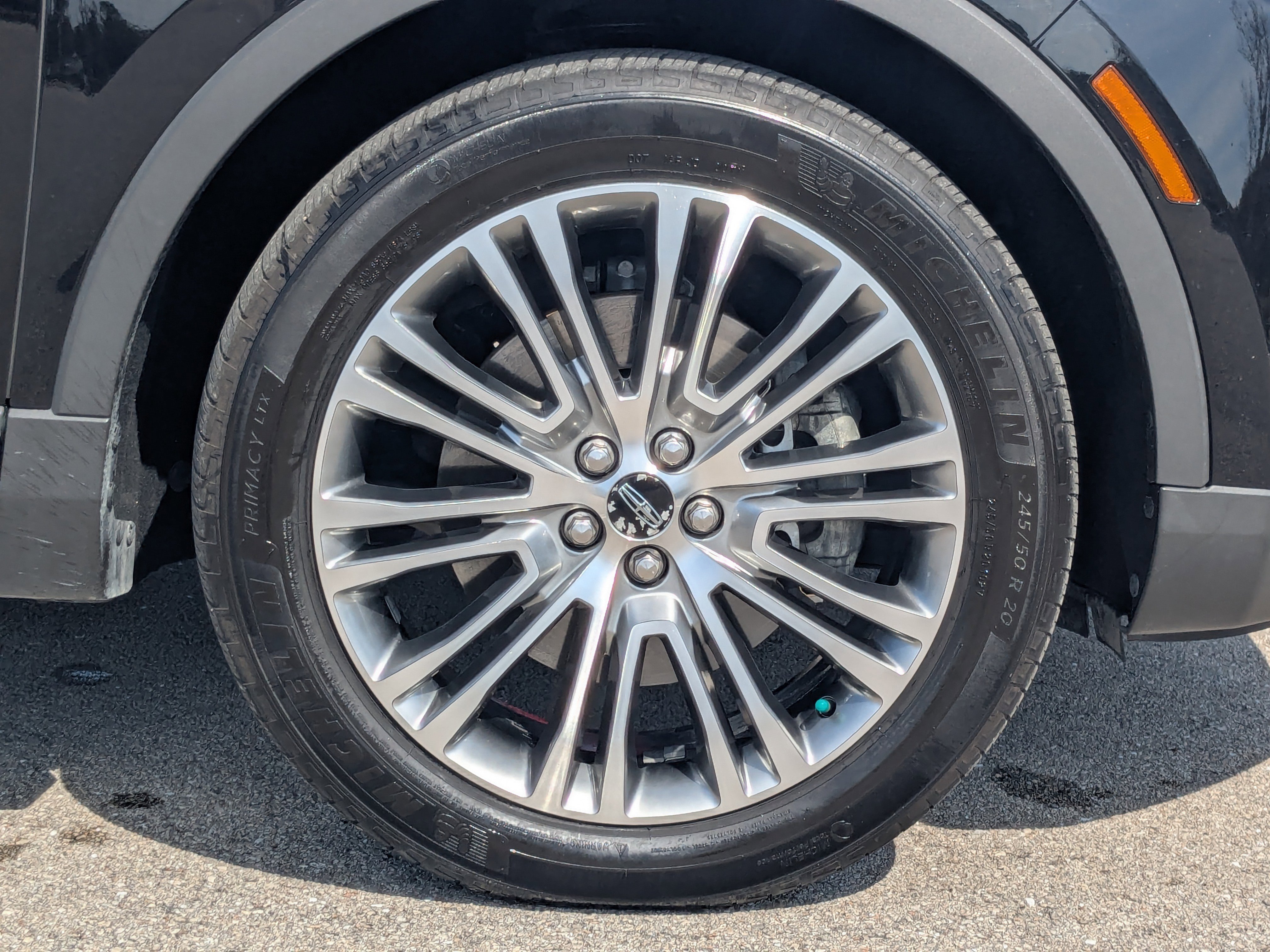 Used 2017 Lincoln MKX Reserve image 11