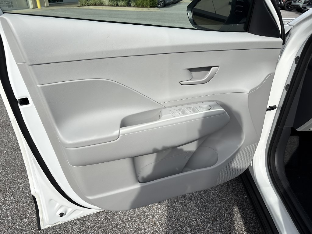 New 2027 Hyundai Kona SEL Sport FWD image 17