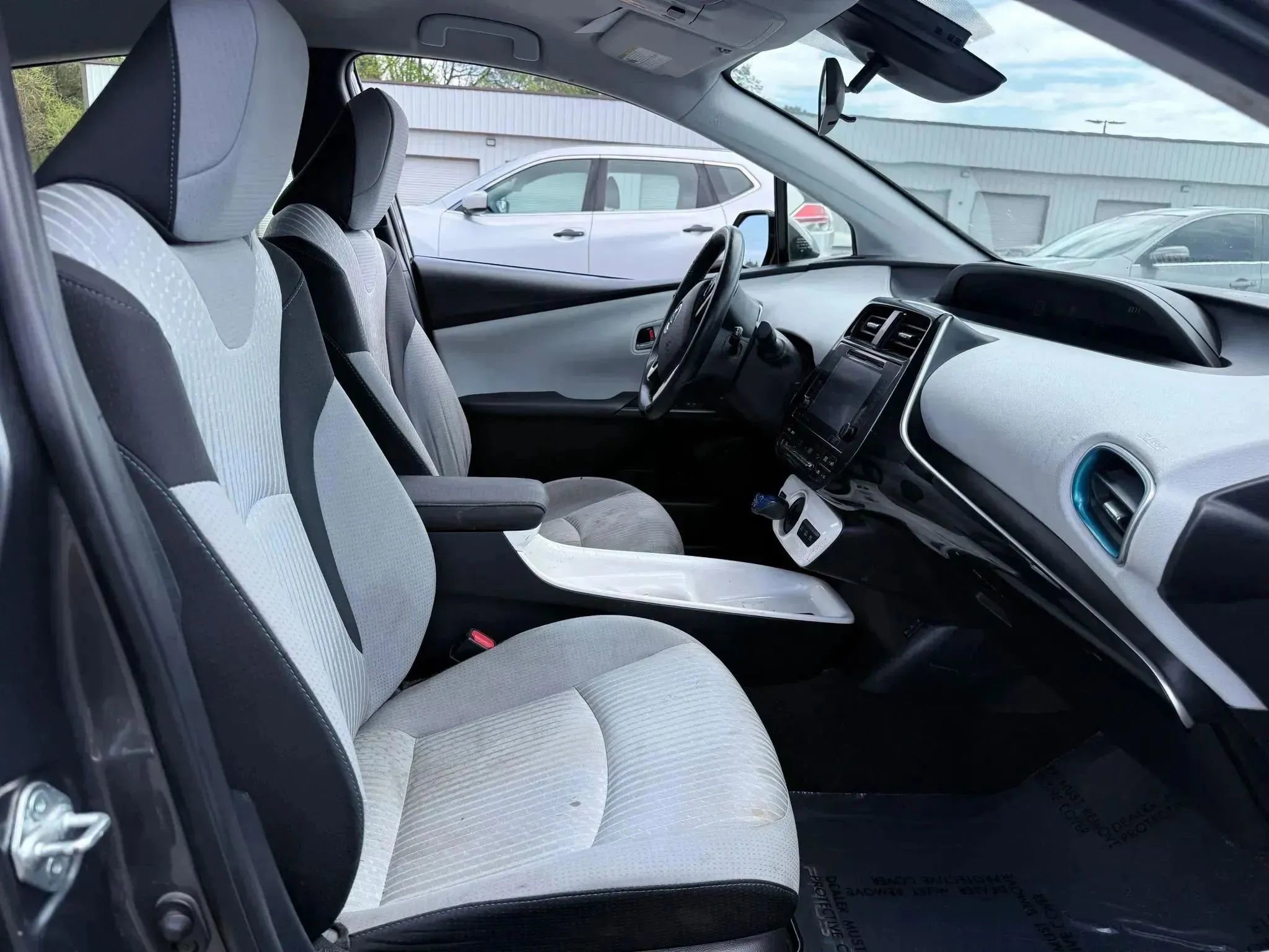 Used 2017 Toyota Prius Prime Plus w/ Carpet Mat Package image 18