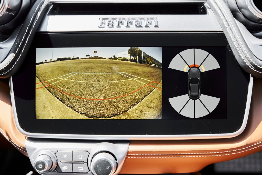 Used 2018 Ferrari GTC4Lusso image 77