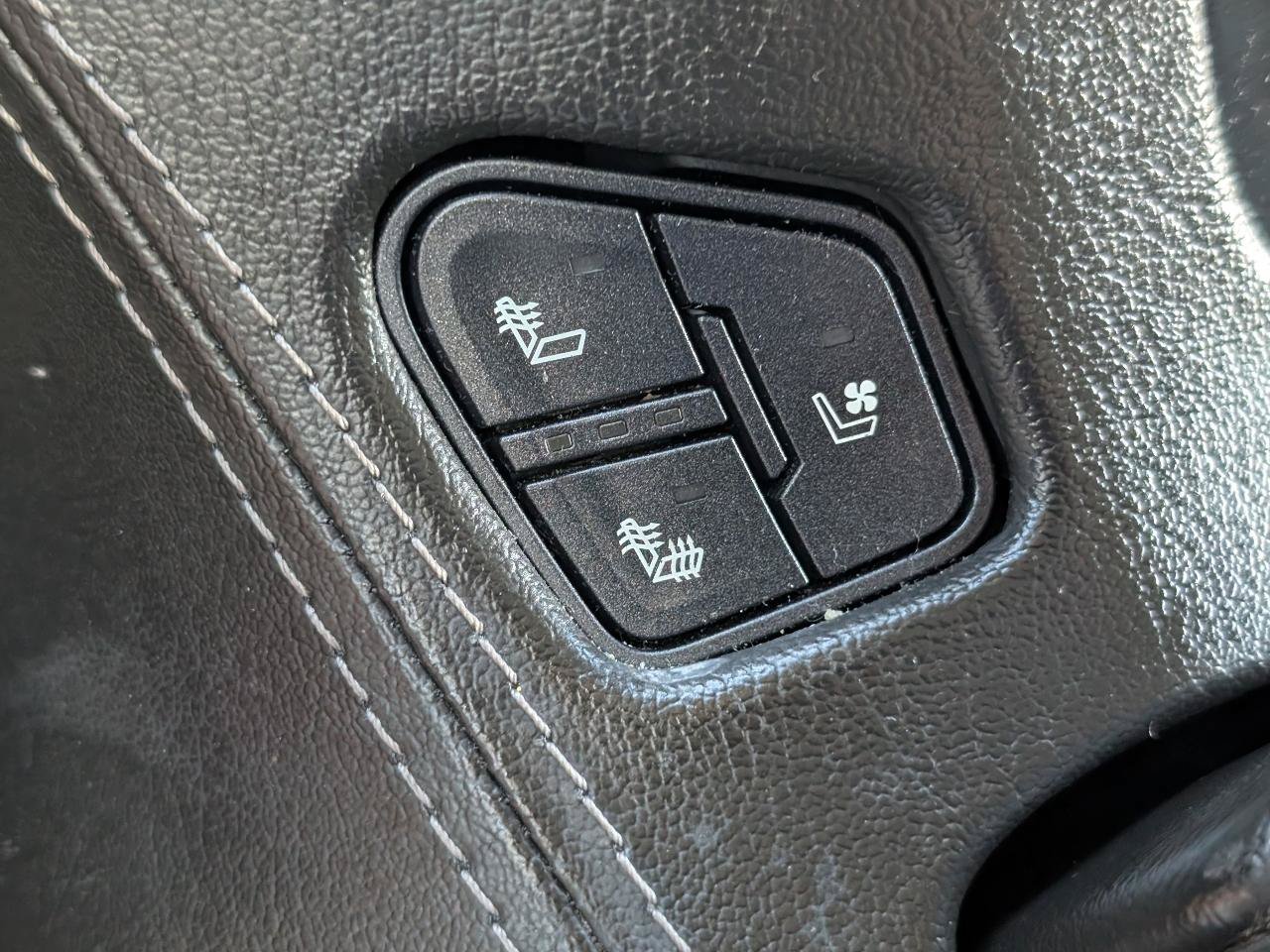 Used 2020 Chevrolet Suburban Premier RWD image 24