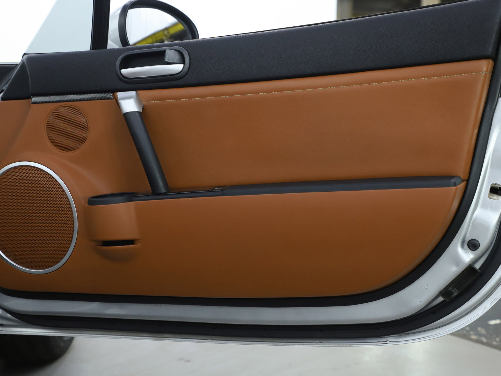 Used 2006 MAZDA MX-5 Miata Grand Touring w/ Premium Pkg image 9