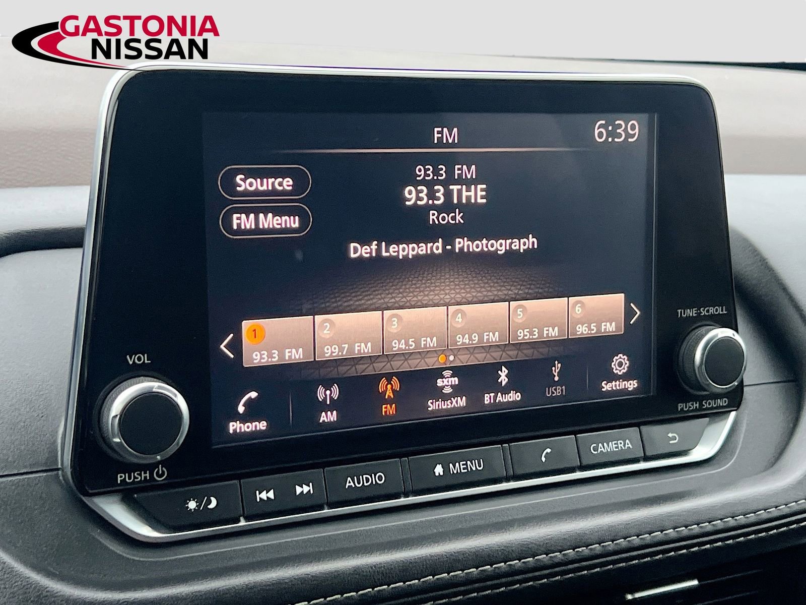 Used 2023 Nissan Rogue SL w/ SL Premium Package image 18