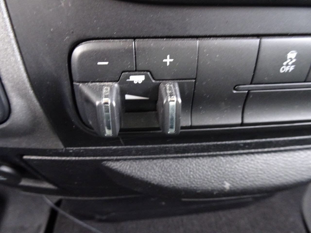 Used 2017 RAM 1500 Express image 25