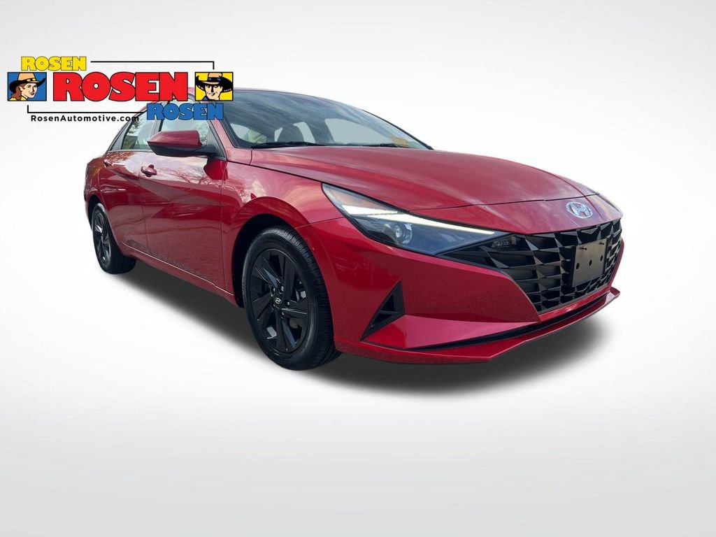 Used 2023 Hyundai Elantra SEL w/ Cargo Package image 1