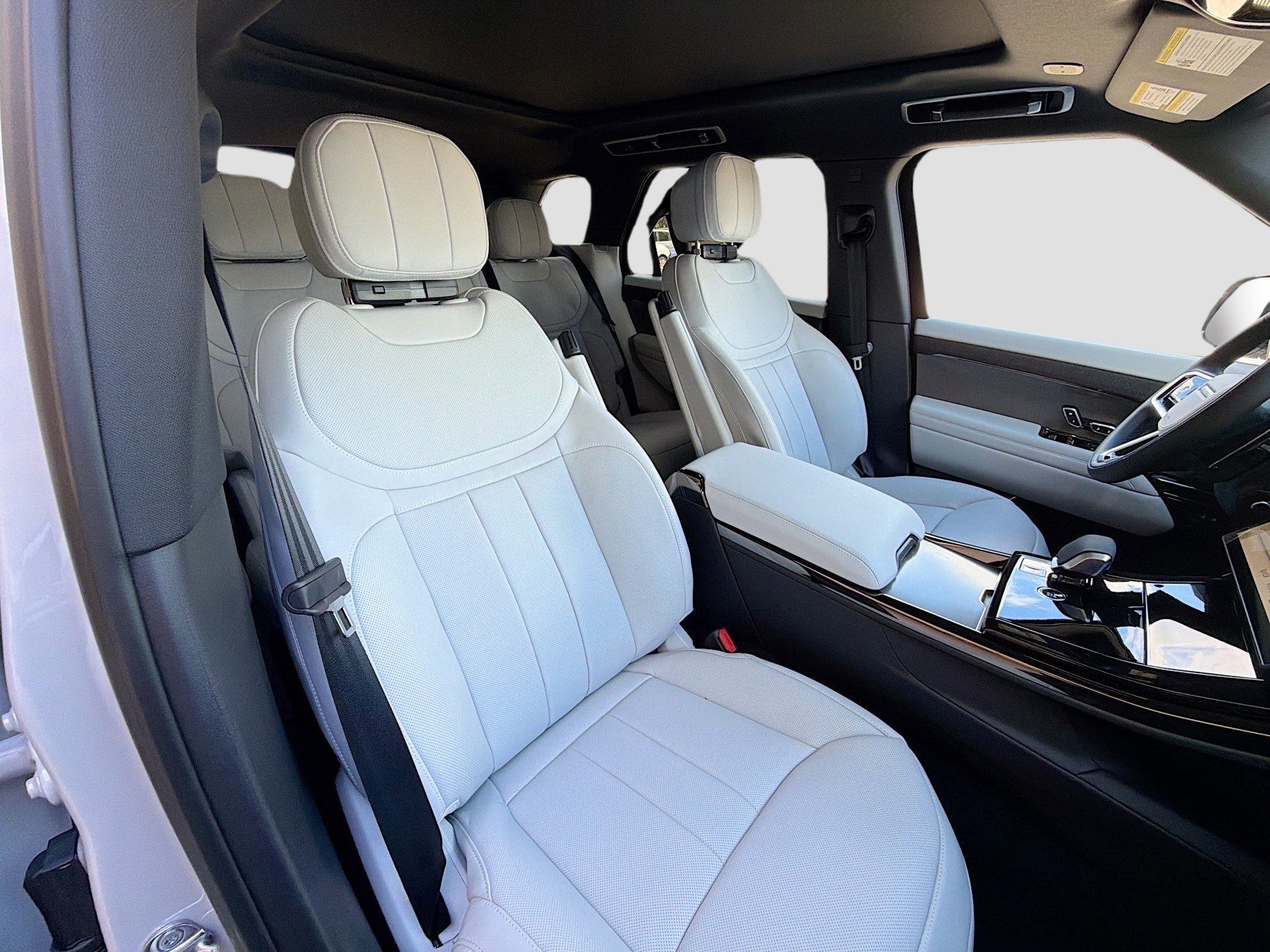 New 2026 Land Rover Range Rover Sport SE image 16