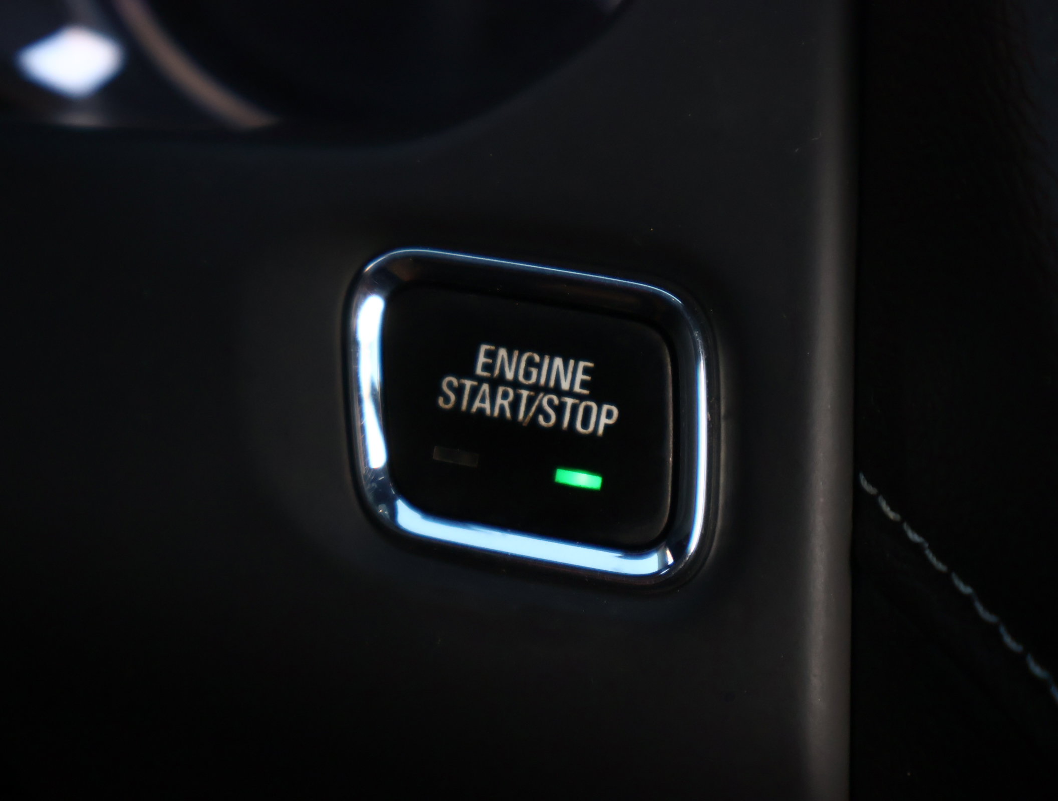 Used 2023 GMC Acadia SLE w/ Driver Convenience Package image 17