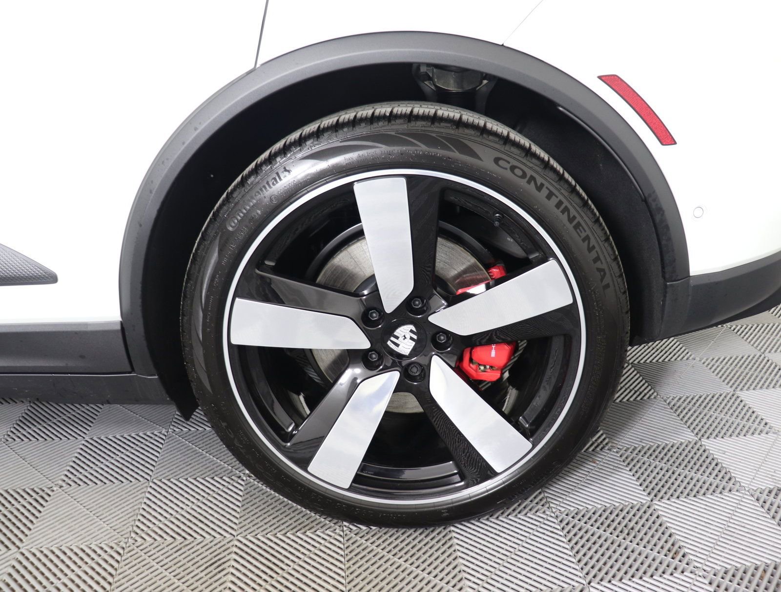 Certified 2025 Porsche Macan 4S Electric image 14