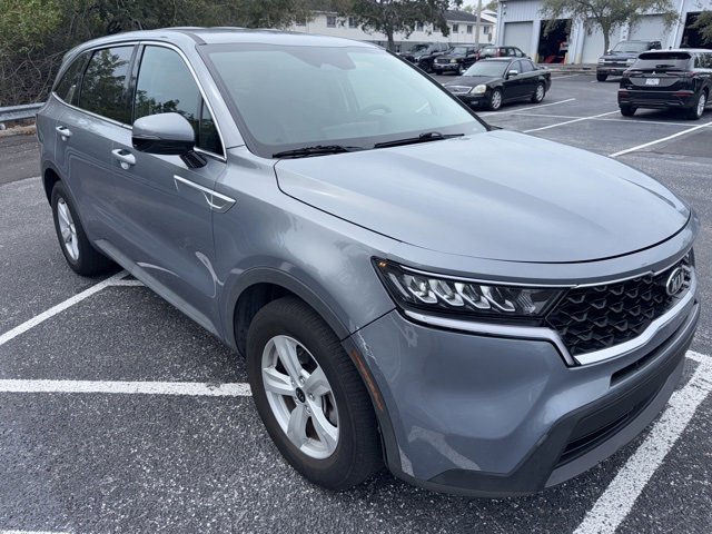 Used 2021 Kia Sorento LX image 3
