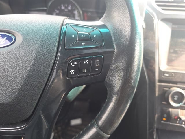 Used 2016 Ford Explorer XLT w/ Equipment Group 202A AWD/4WD image 23