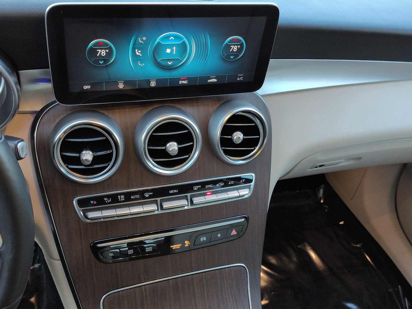 Used 2022 Mercedes-Benz GLC 300 4MATIC image 29