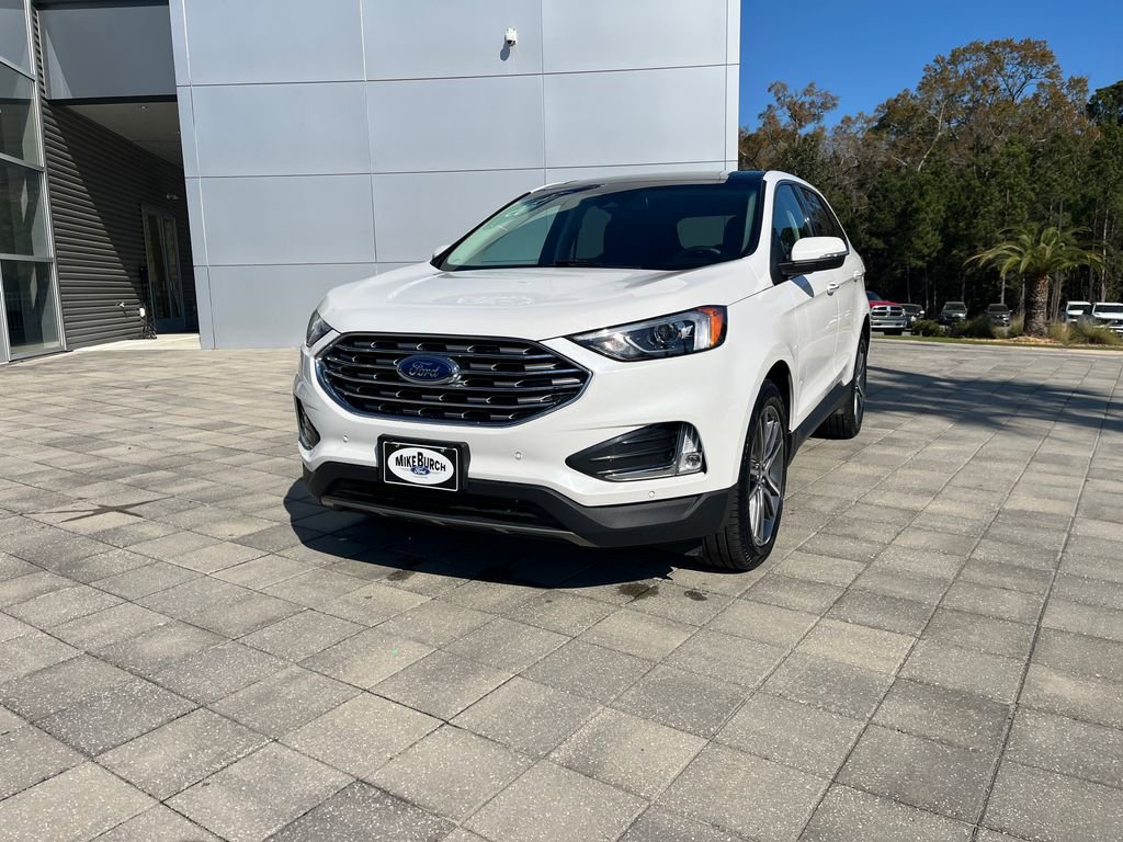 Used 2024 Ford Edge Titanium image 2