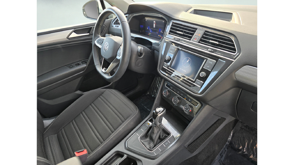 Used 2023 Volkswagen Tiguan S w/ Driver Assistance Package FWD image 9