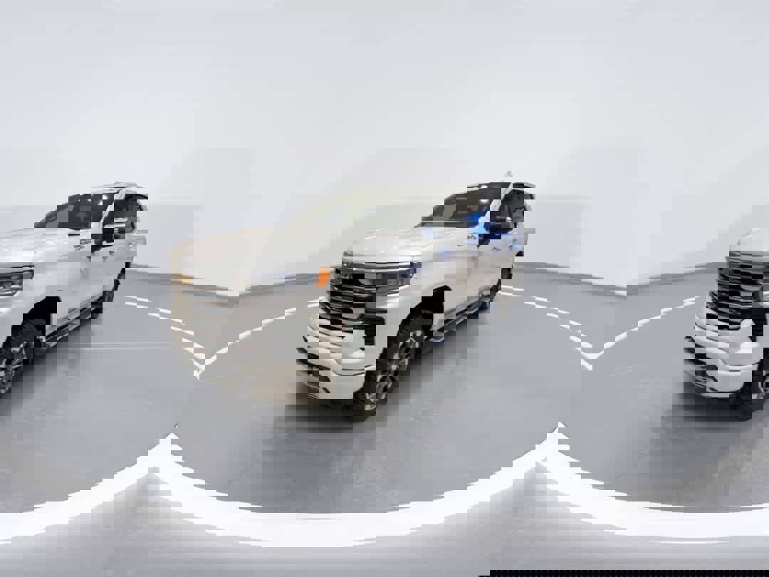 Used 2022 Chevrolet Silverado 1500 High Country w/ Technology Package image 4