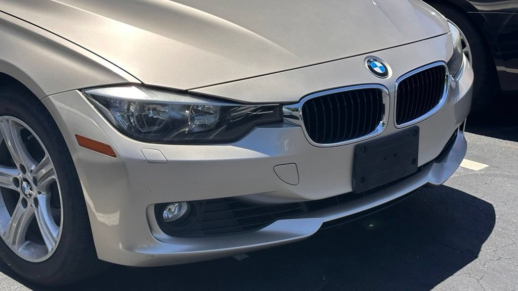 Used 2013 BMW 328i xDrive Sedan AWD/4WD image 2