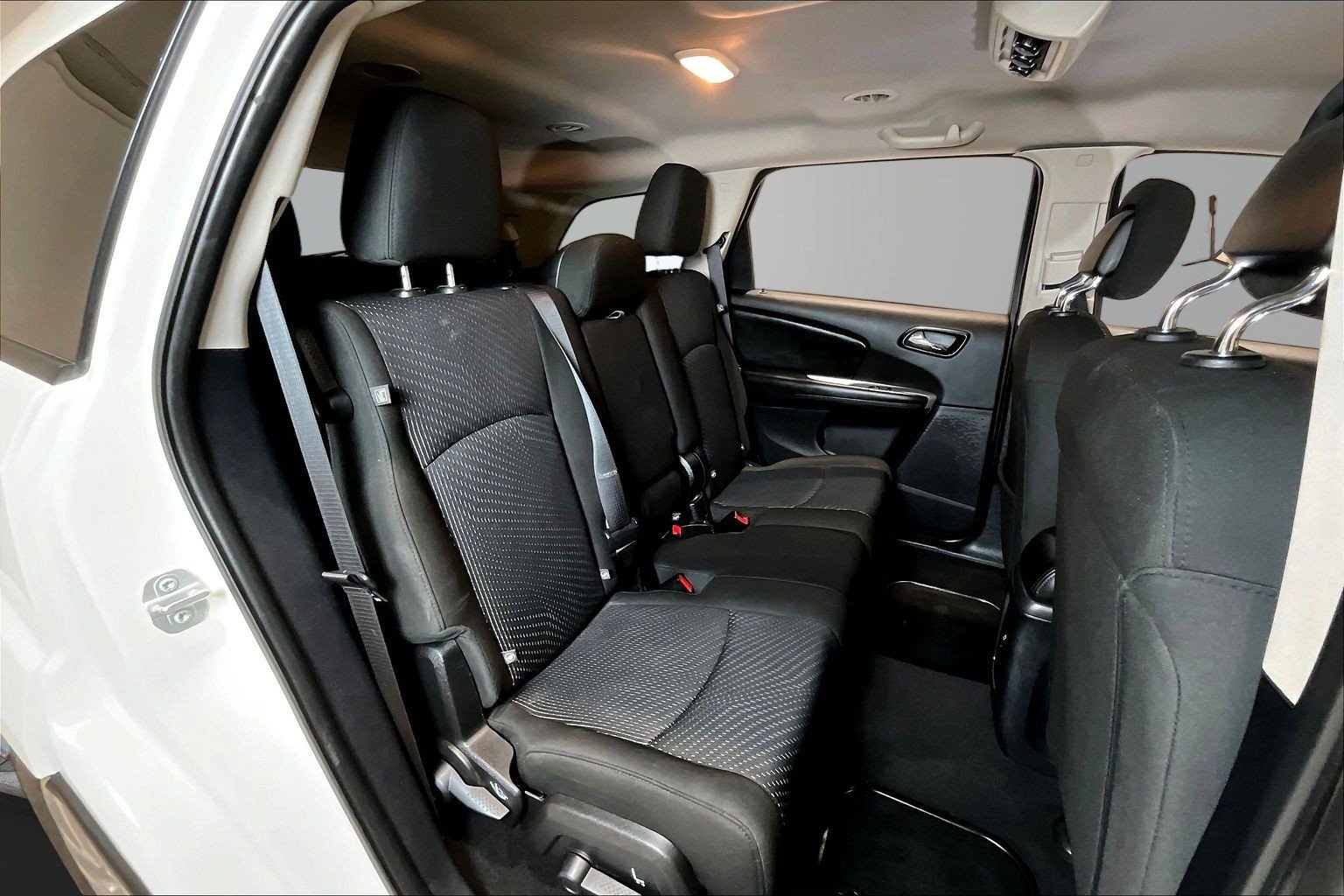 Used 2019 Dodge Journey SE w/ Connectivity Group FWD image 23