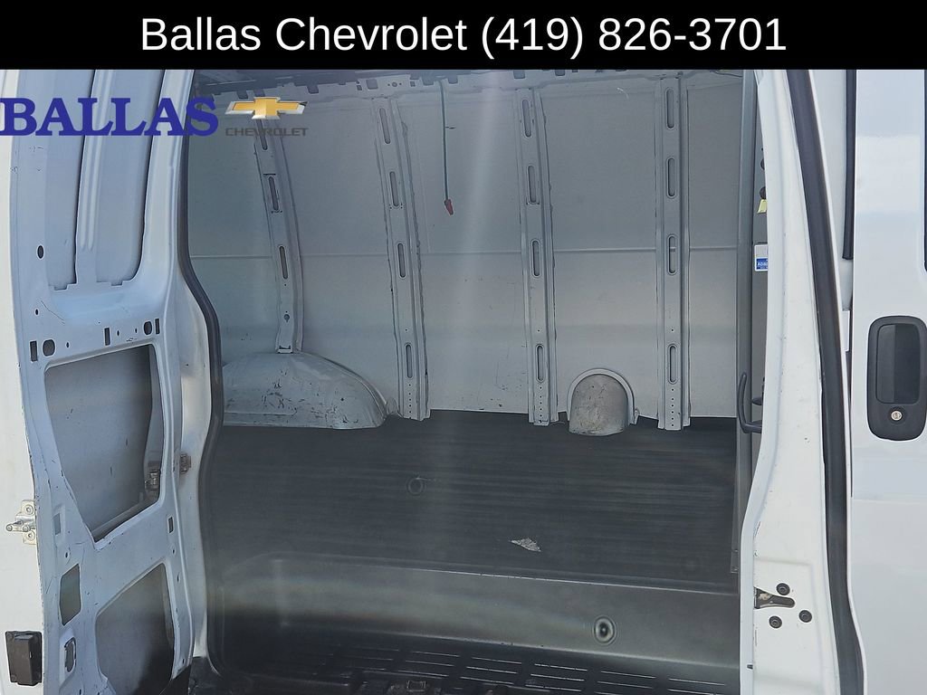Used 2018 Chevrolet Express 2500 w/ Driver Convenience Package image 27