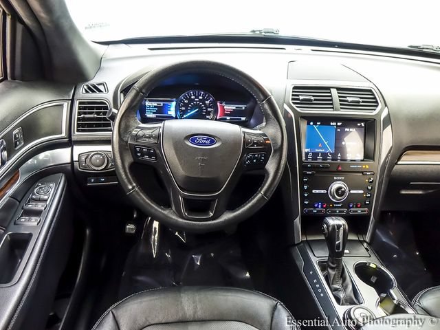 Used 2019 Ford Explorer Limited w/ Class III Trailer Tow Package AWD/4WD image 3
