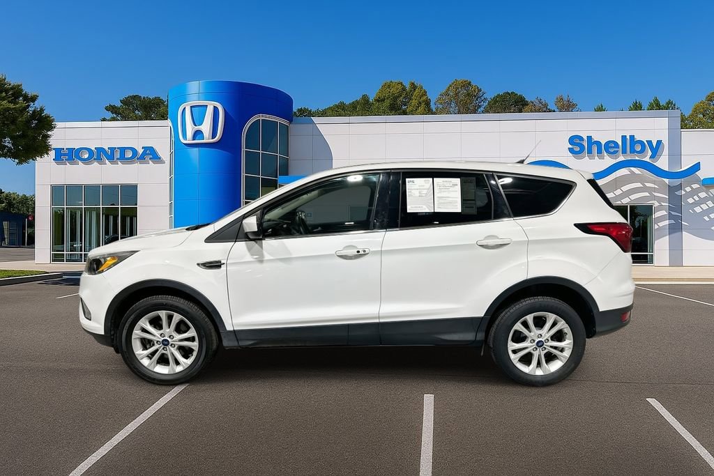 Used 2019 Ford Escape SE image 5