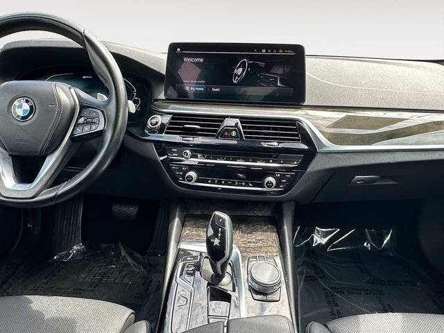 Used 2021 BMW 530e w/ Parking Assistance Package RWD image 11