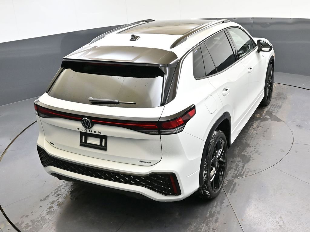 New 2026 Volkswagen Tiguan SE R-Line image 40