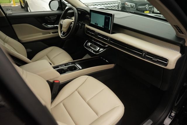 Used 2026 Lincoln Corsair Premiere AWD/4WD image 17