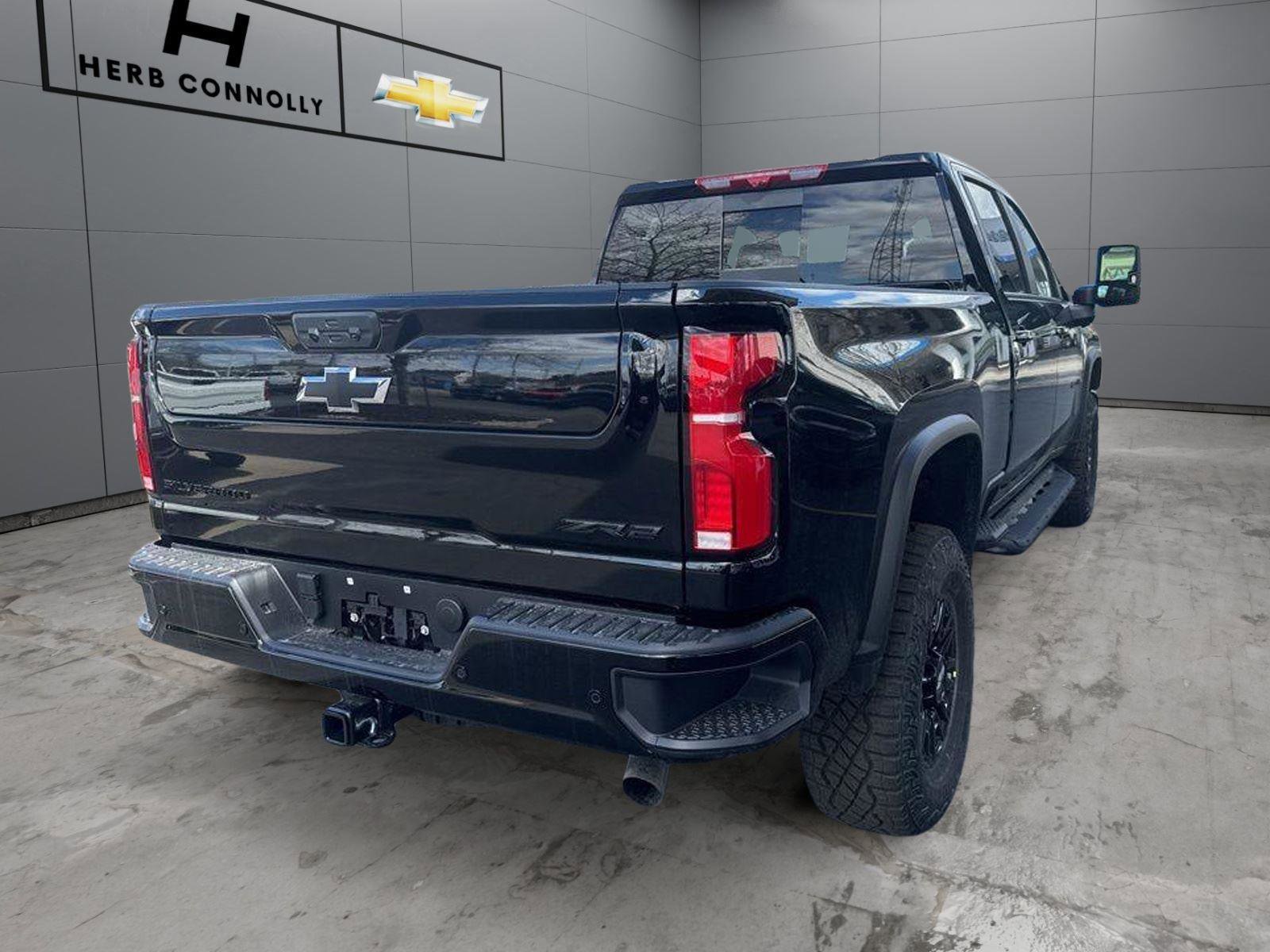 New 2026 Chevrolet Silverado 2500 ZR2 w/ LPO, Dark Essentials Package AWD/4WD image 8
