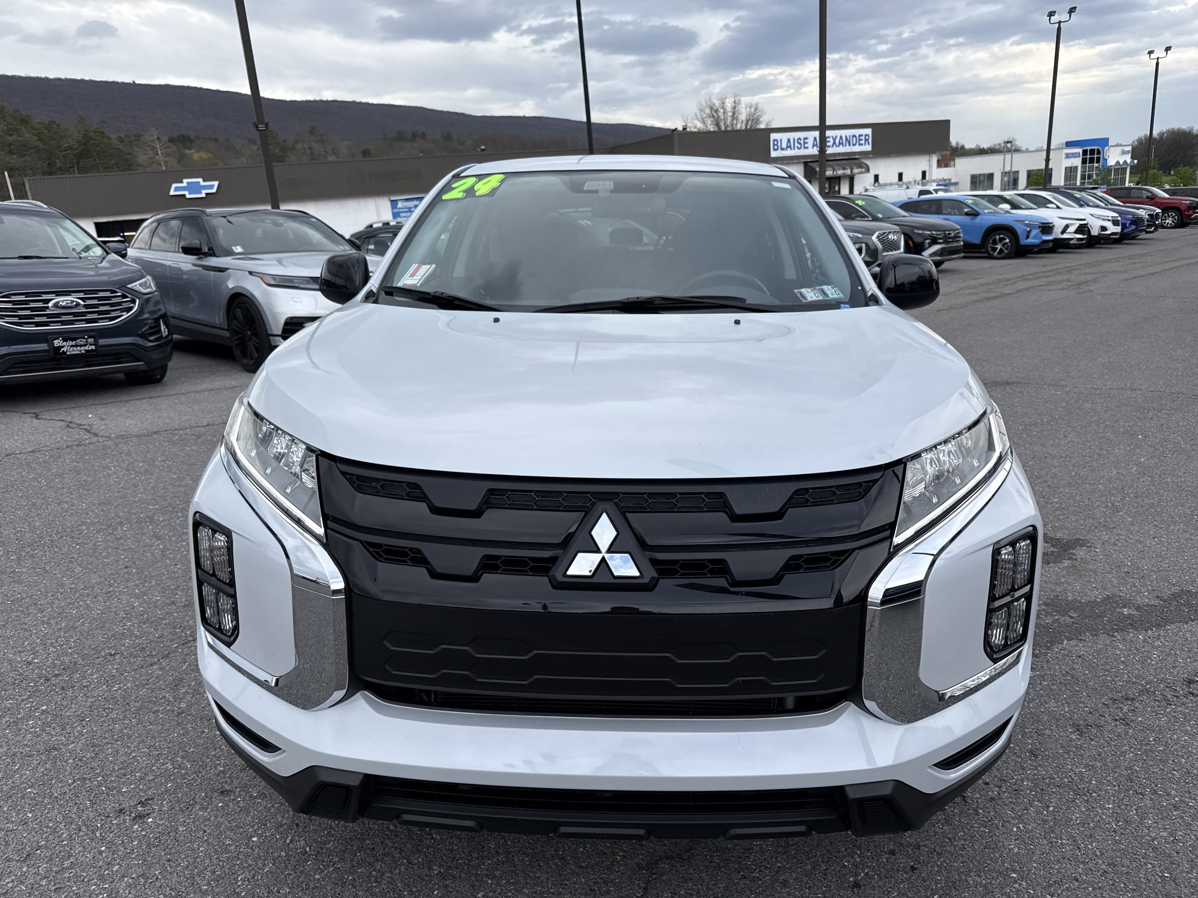 Used 2024 Mitsubishi Outlander Sport LE image 8