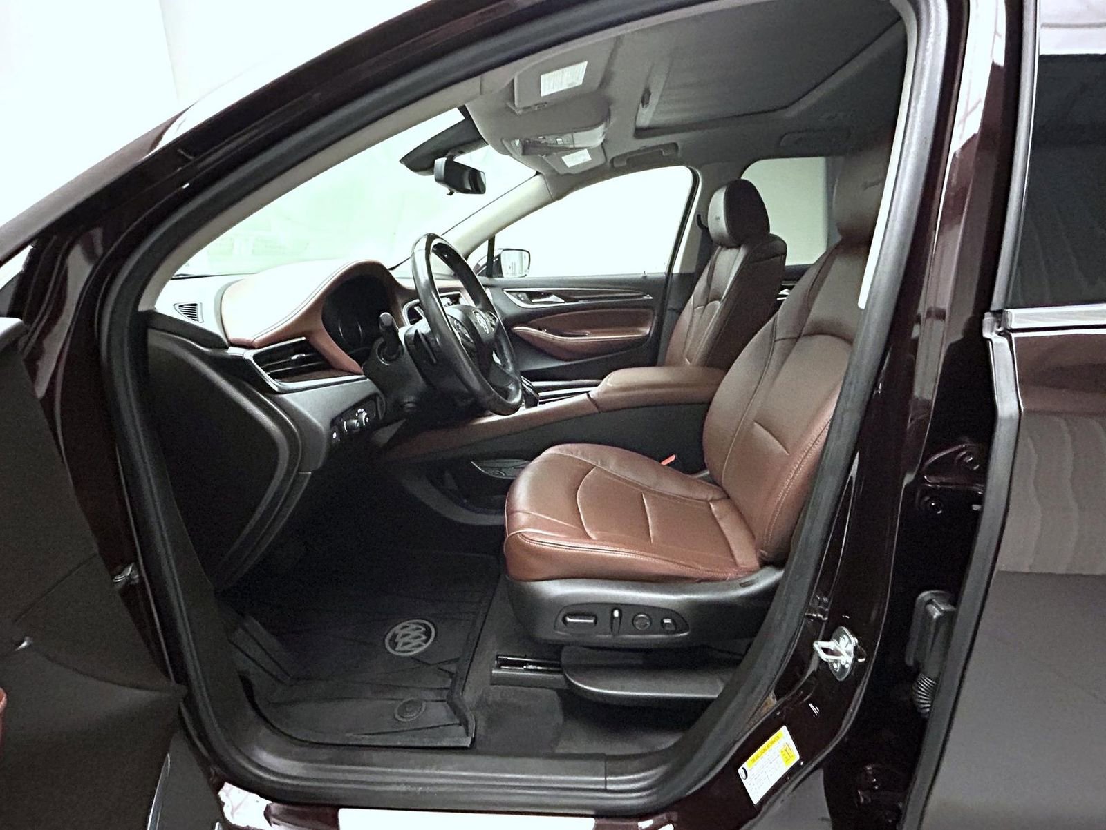 Used 2021 Buick Enclave Avenir w/ Avenir Technology Package AWD/4WD image 10