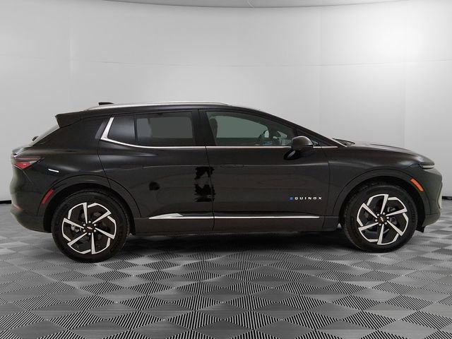 Used 2025 Chevrolet Equinox EV LT w/ Convenience Package image 2