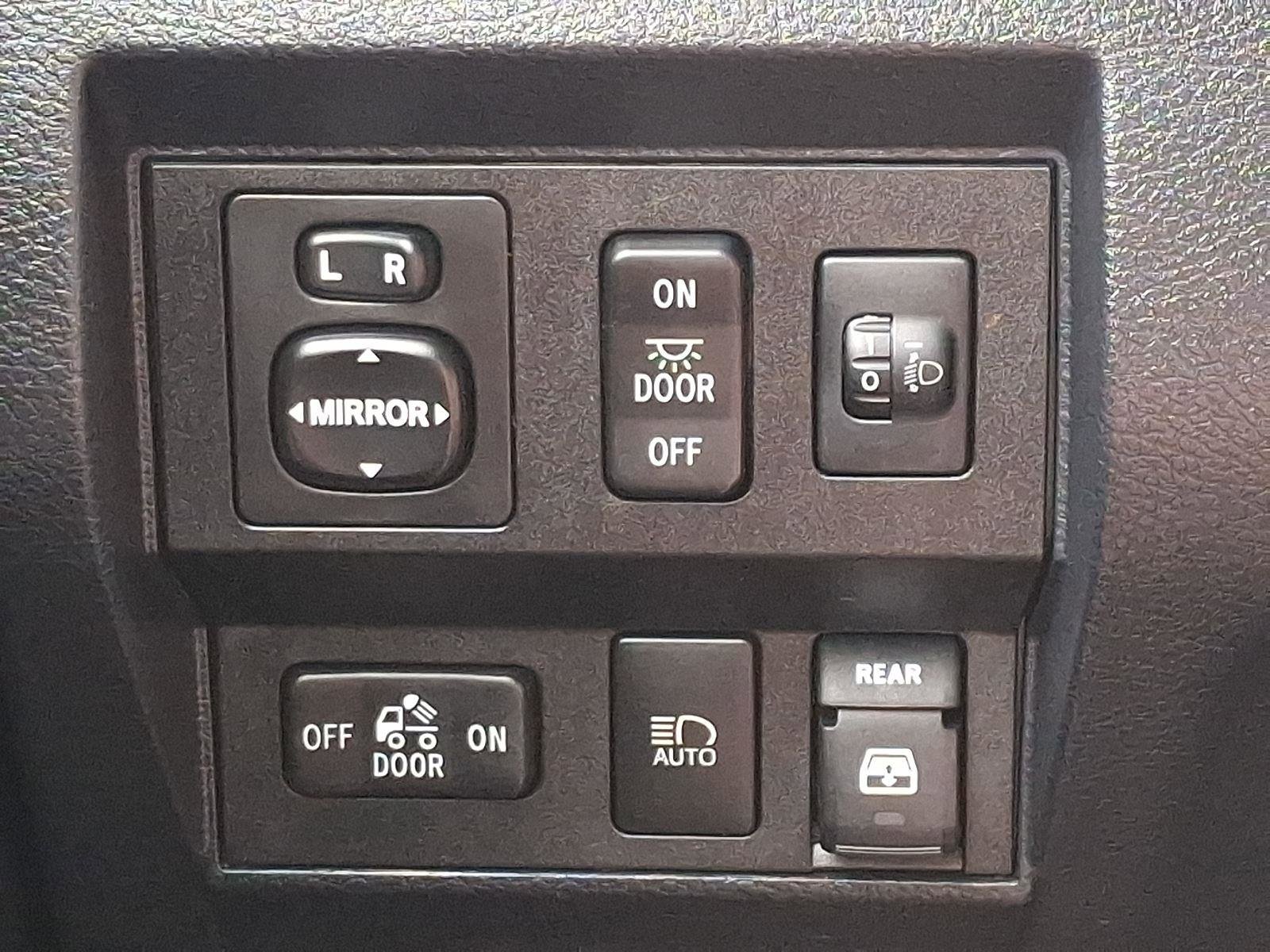 Used 2018 Toyota Tundra Limited w/ Limited Premium Package AWD/4WD image 25