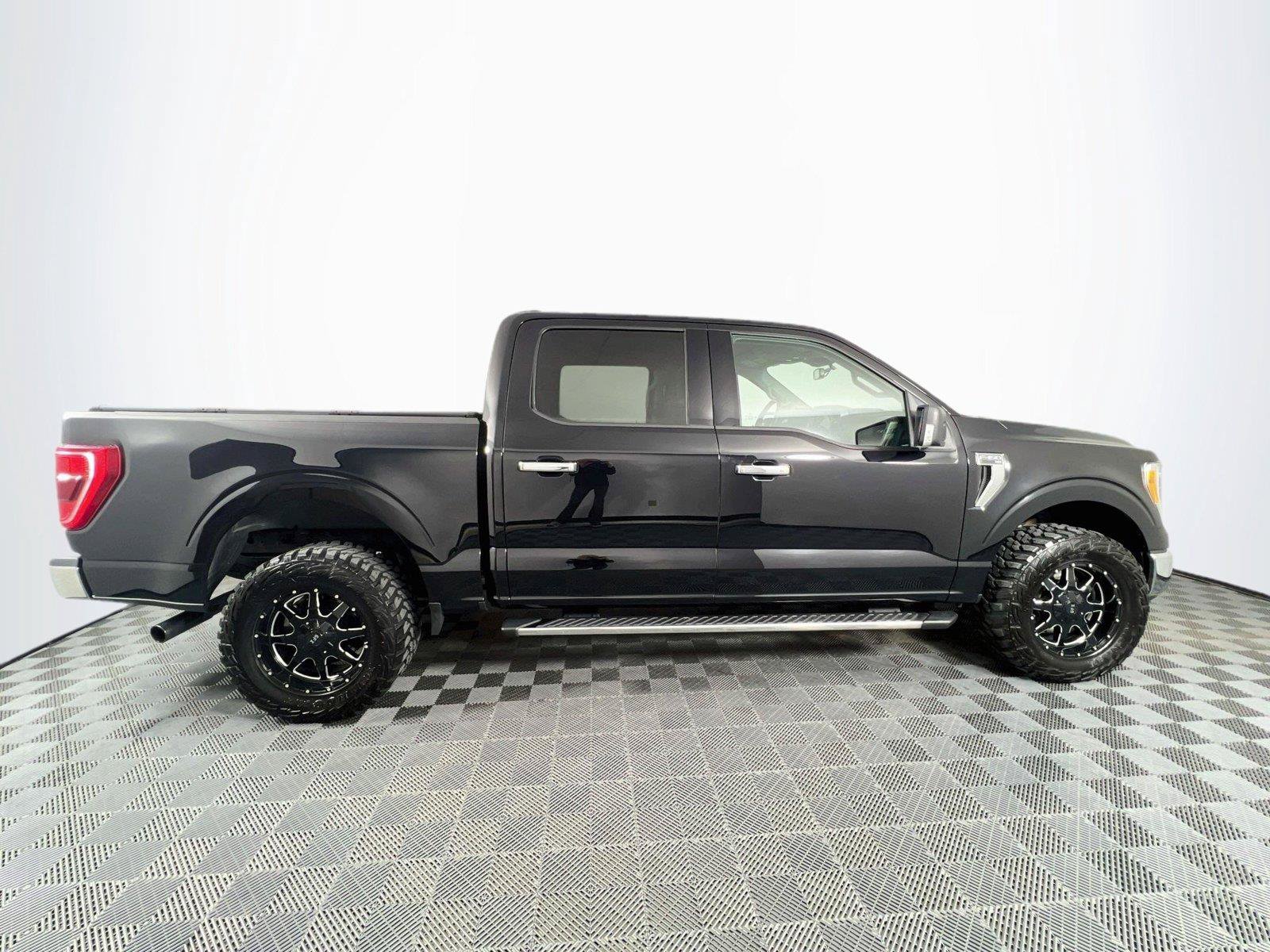 Used 2021 Ford F150 XLT w/ Equipment Group 302A High AWD/4WD image 7