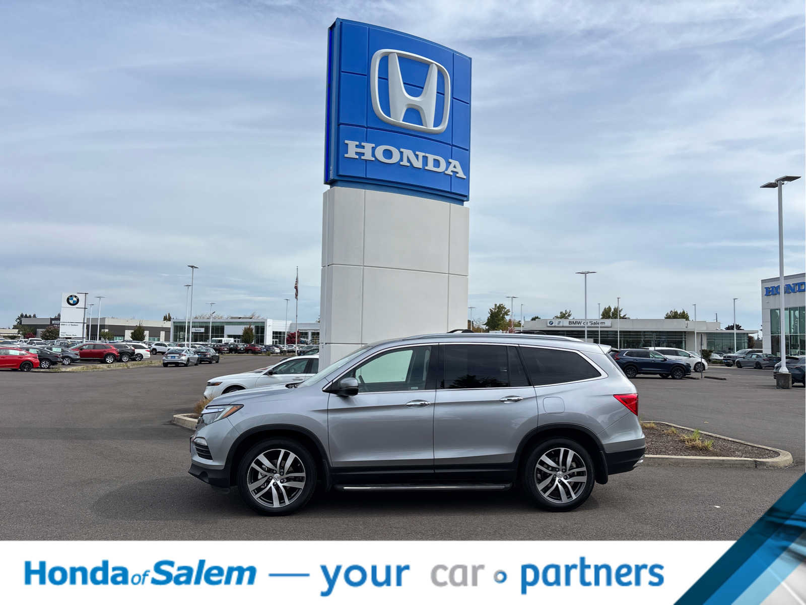 Used 2017 Honda Pilot Elite image 3