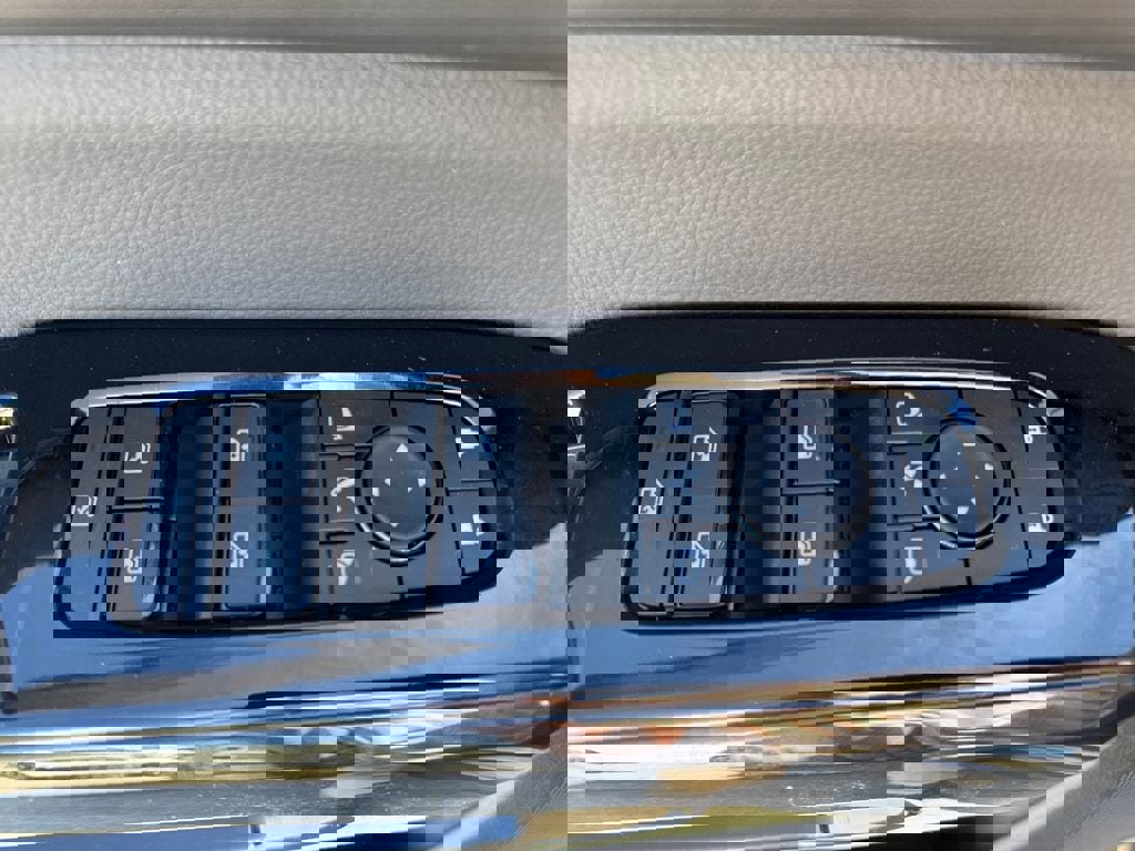 New 2026 Nissan Pathfinder Platinum image 23