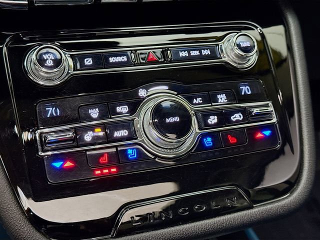 Used 2020 Lincoln Corsair Reserve image 16