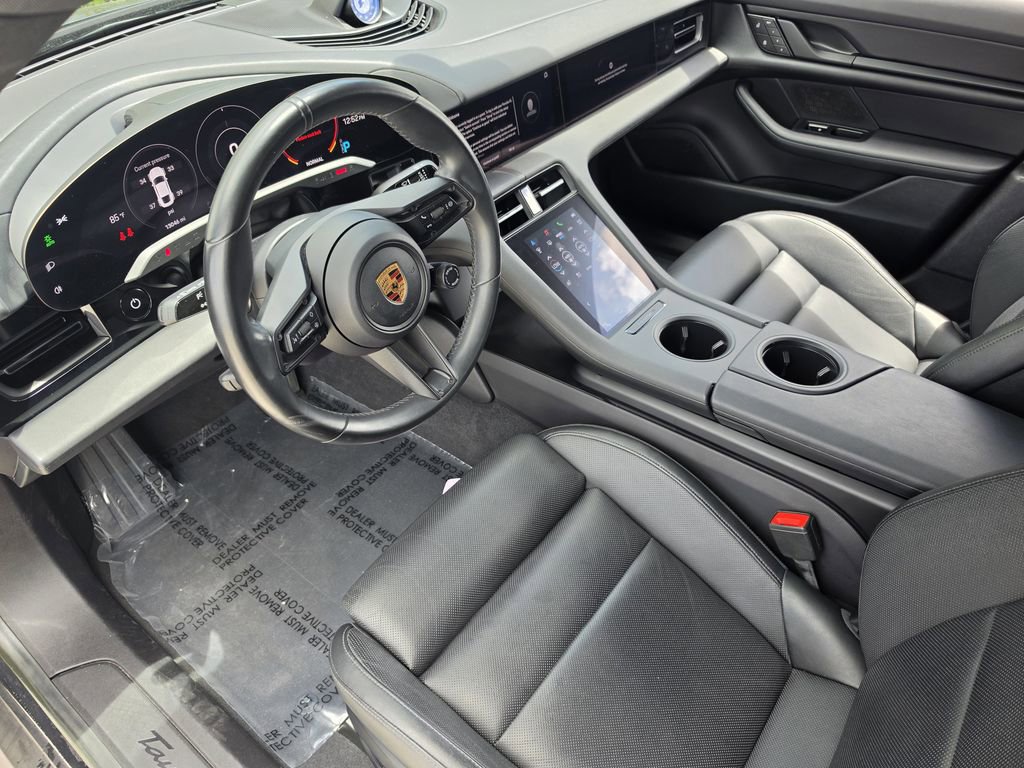 Used 2022 Porsche Taycan image 16
