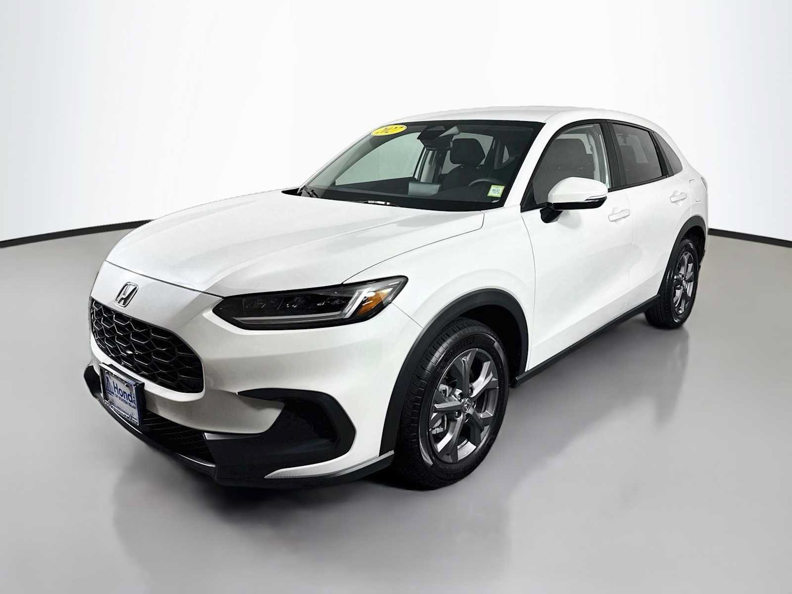 Certified 2027 Honda HR-V LX image 3