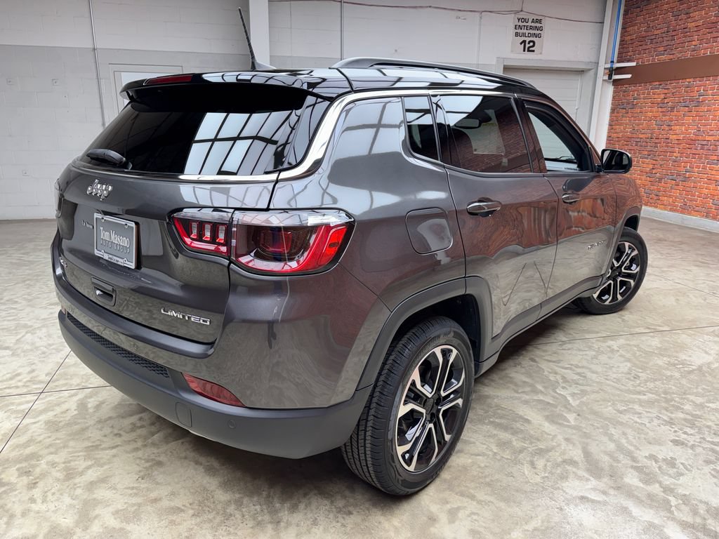 Used 2023 Jeep Compass Limited AWD/4WD image 5