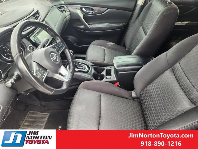 Used 2019 Nissan Rogue SV w/ Sun & Sound Touring Package FWD image 14