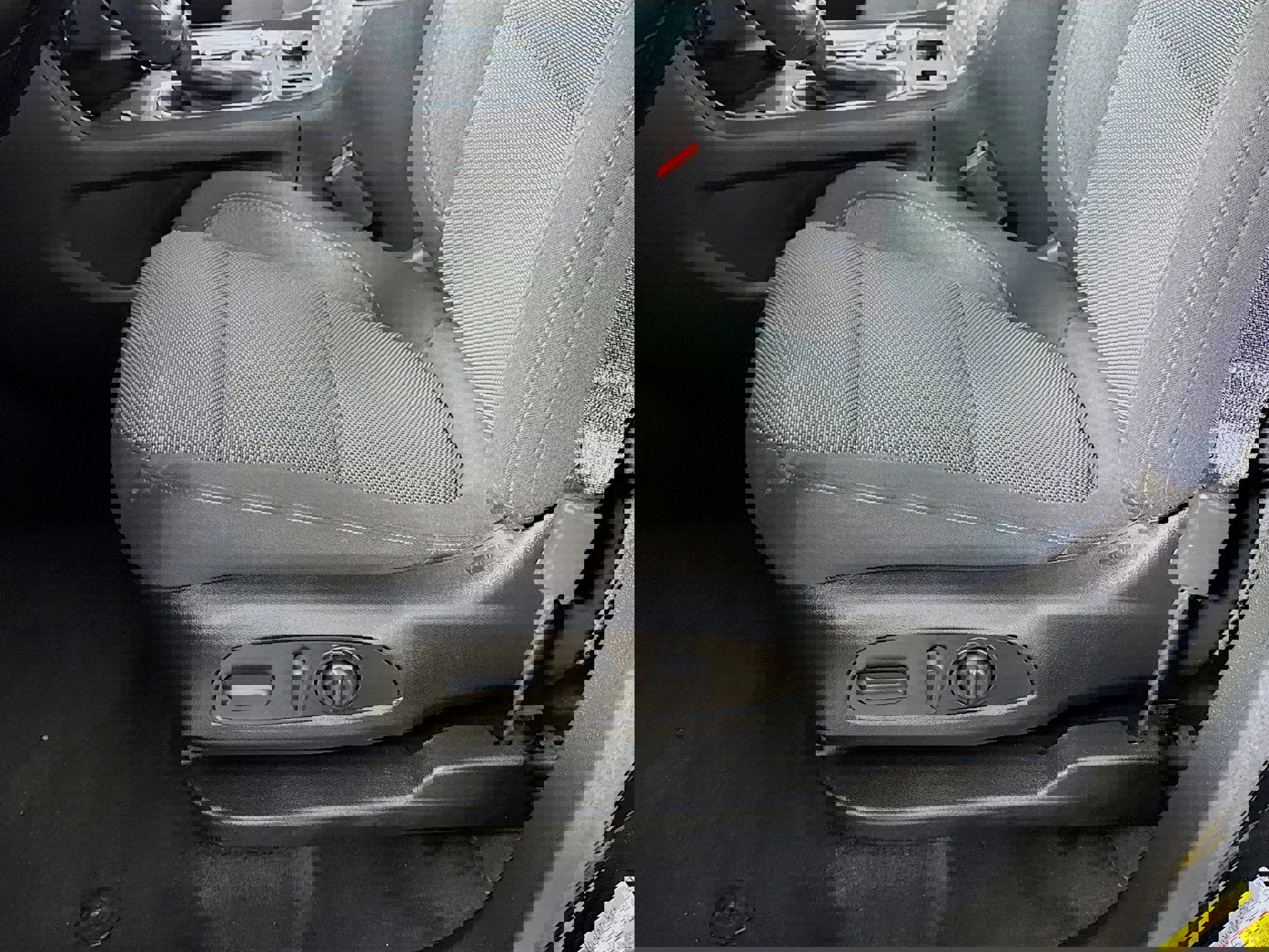 Used 2023 Chevrolet Traverse LT image 17