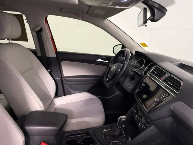 Used 2018 Volkswagen Tiguan SE w/ Panoramic Sunroof Package FWD image 50