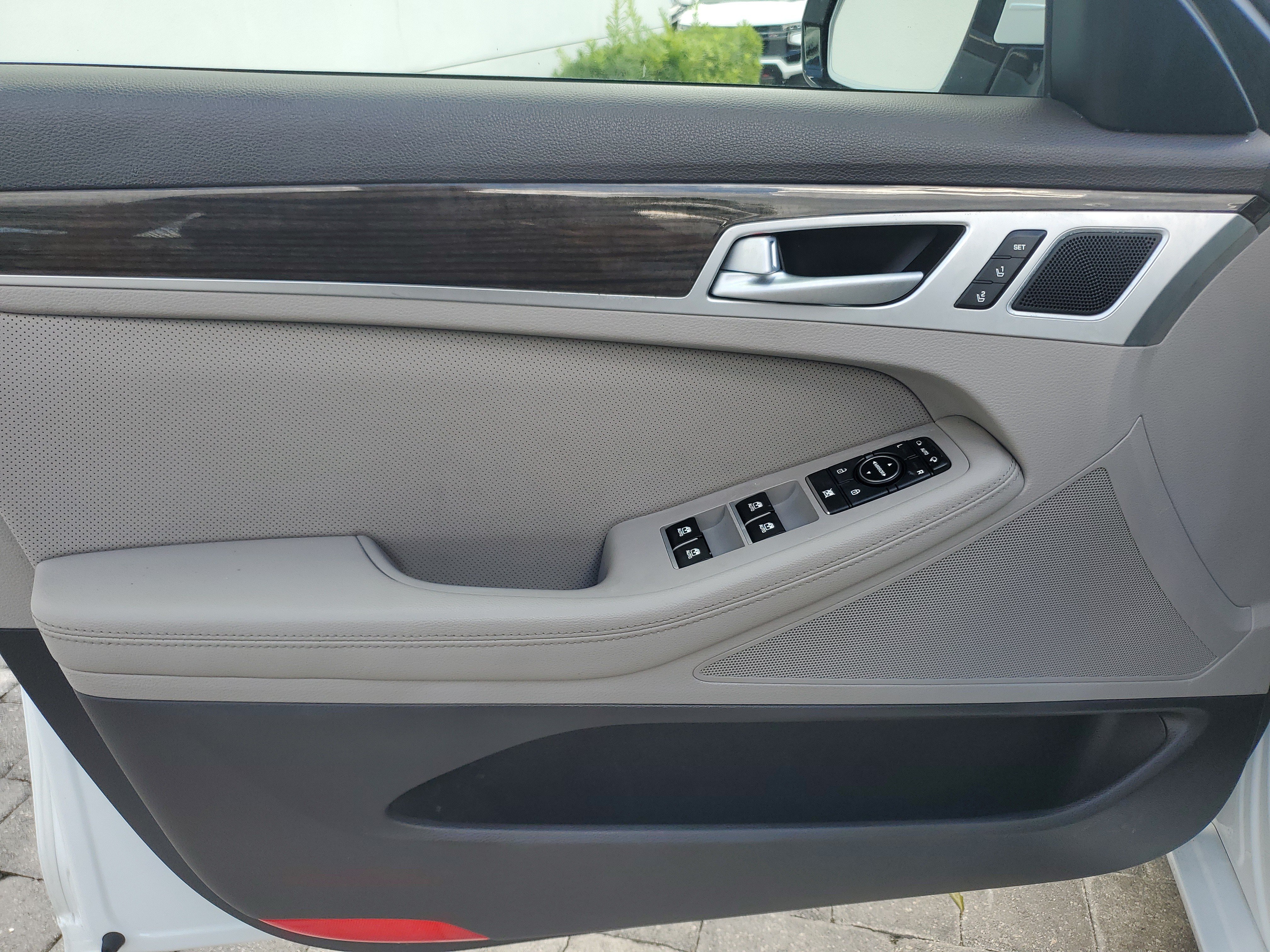 Used 2018 Genesis G80 3.8 RWD image 16