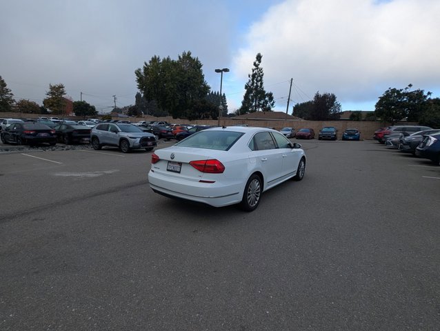 Used 2016 Volkswagen Passat 1.8T SE image 5