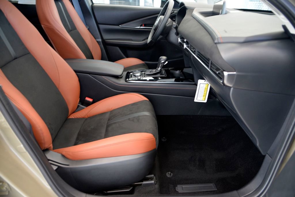 Certified 2025 MAZDA CX-30 Carbon AWD/4WD image 30